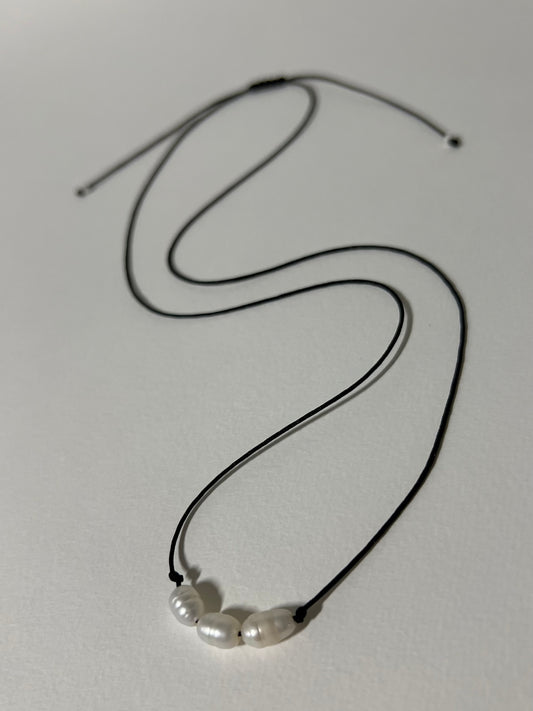 Monet Necklace Black